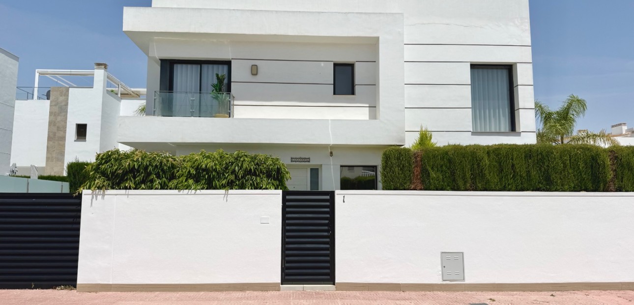 Sale - Detached Villa -
Ciudad Quesada - Ciudad Quesada - Town