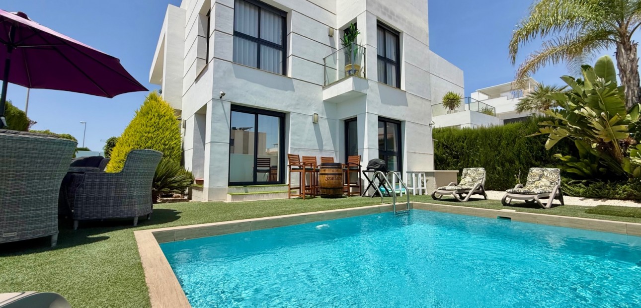 Sale - Detached Villa -
Ciudad Quesada - Ciudad Quesada - Town