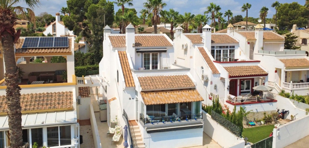 Sale - Detached Villa -
Orihuela Costa - Villamartin