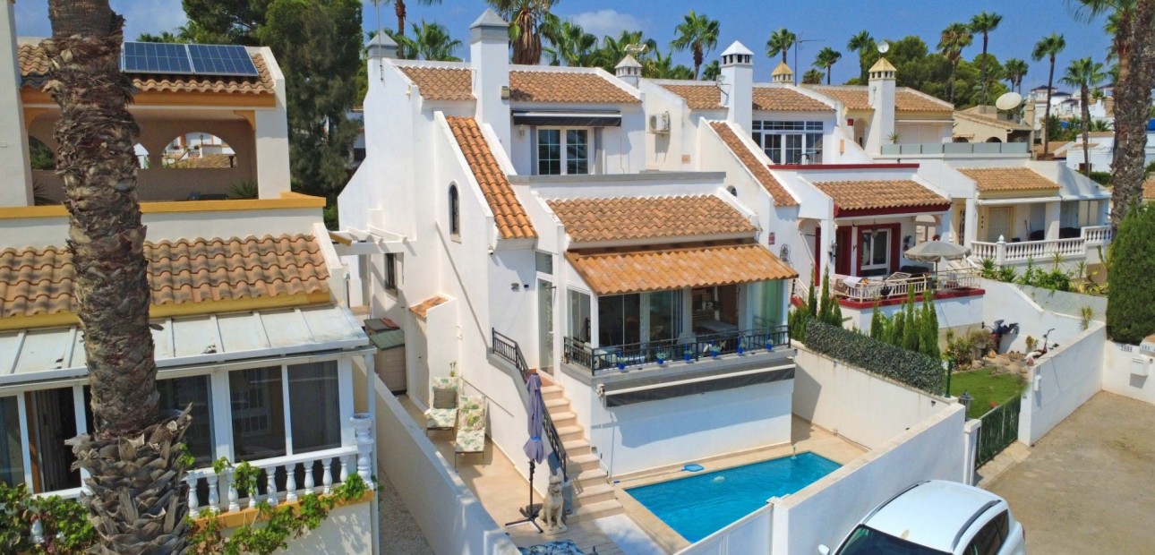 Sale - Detached Villa -
Orihuela Costa - Villamartin