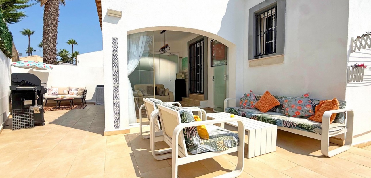 Sale - Detached Villa -
Orihuela Costa - Villamartin