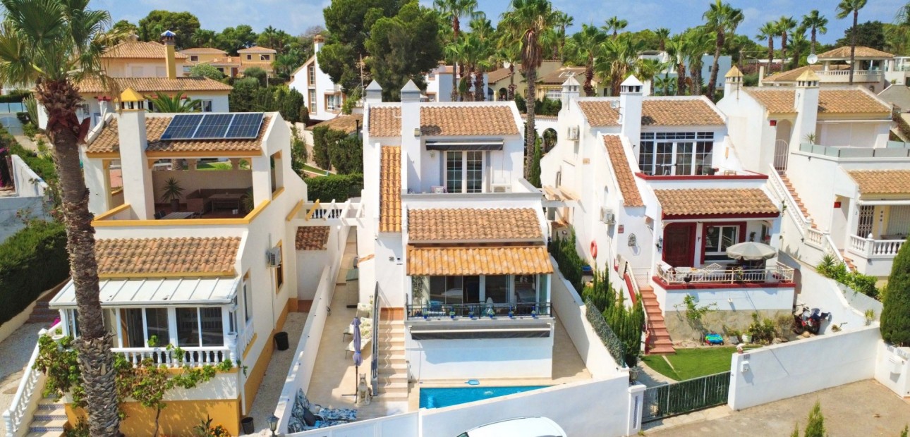 Sale - Detached Villa -
Orihuela Costa - Villamartin