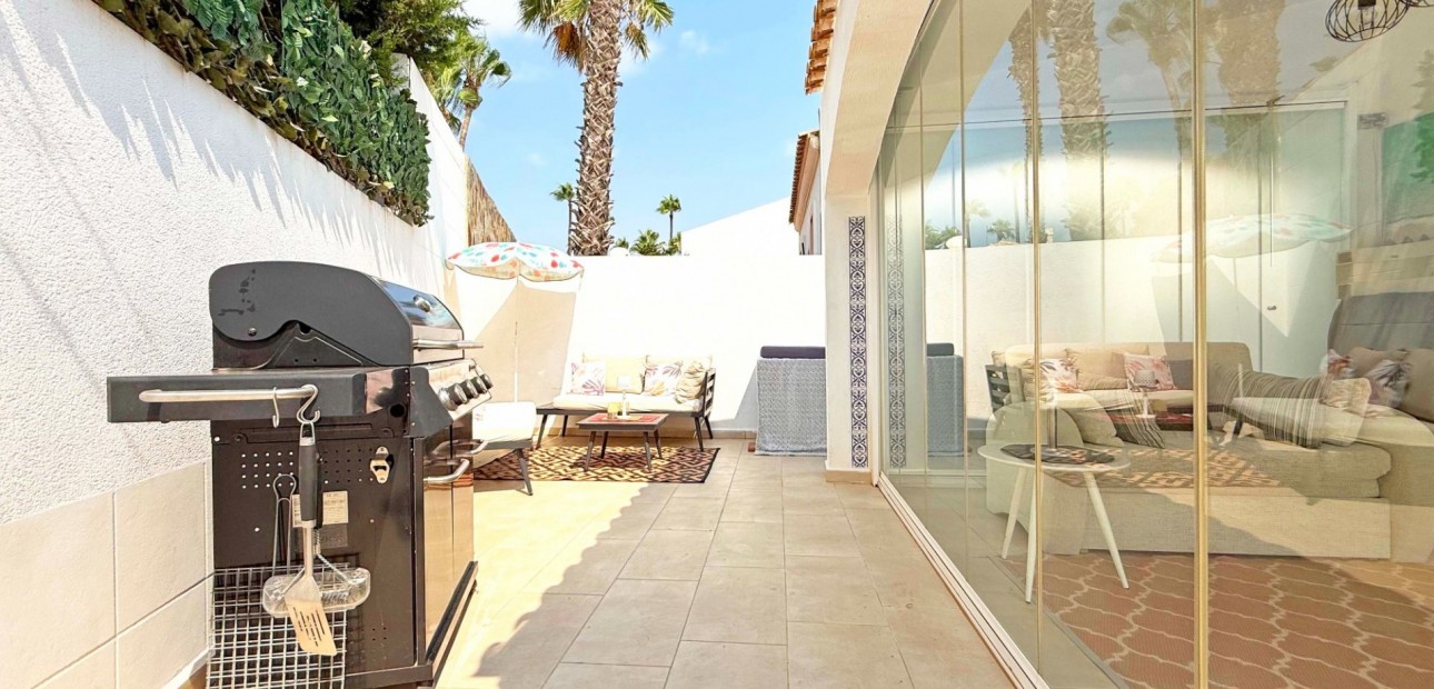 Sale - Detached Villa -
Orihuela Costa - Villamartin