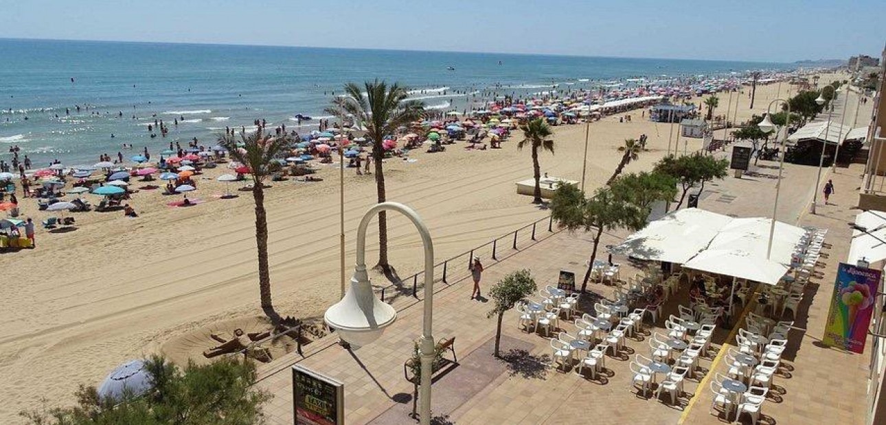 Sale - Apartment / flat -
Guardamar del Segura - Pueblo