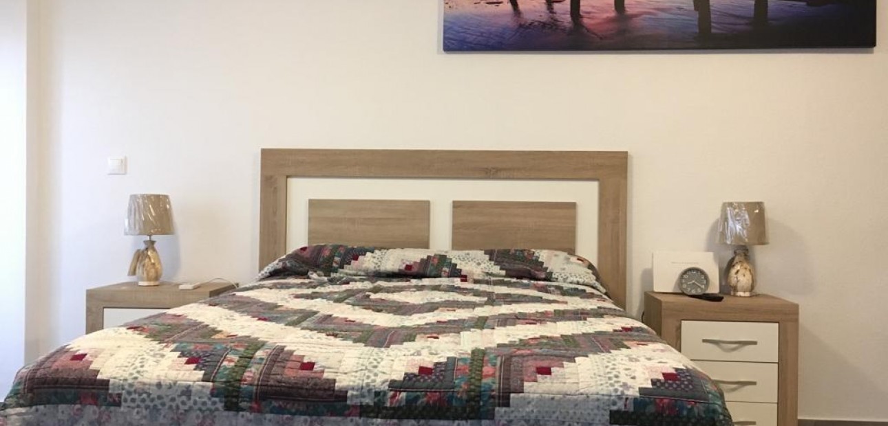 Sale - Apartment / flat -
Guardamar del Segura - Pueblo