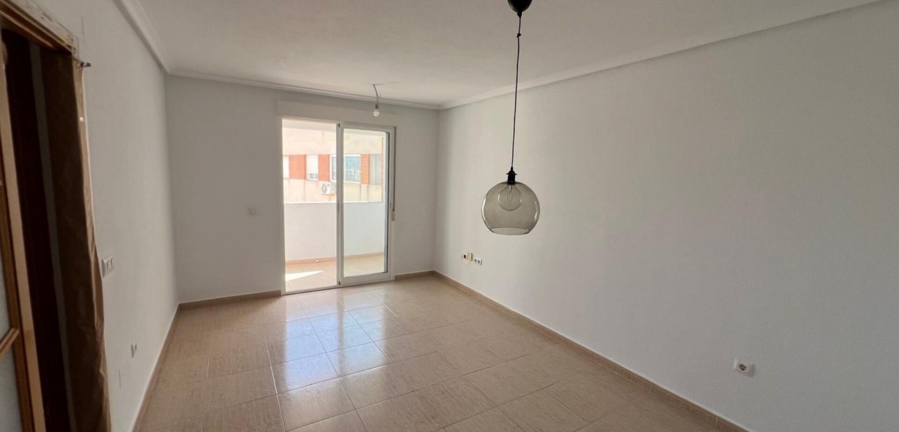 Sale - Apartment / flat -
Torrevieja - Centro