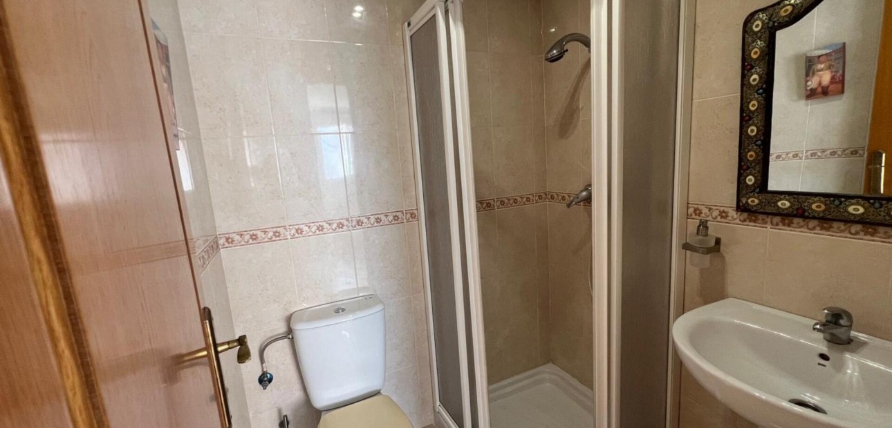 Sale - Apartment / flat -
Torrevieja - Centro