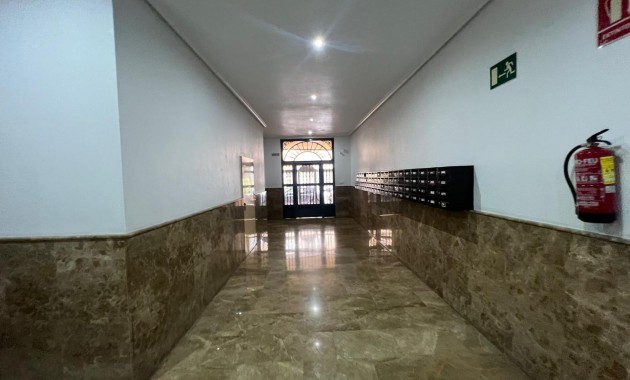 Sale - Apartment / flat -
Torrevieja - Centro