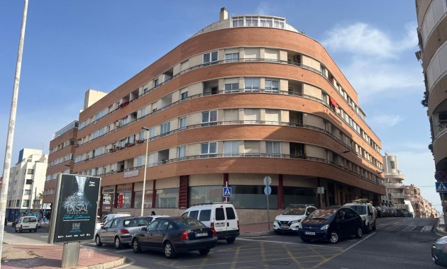 Sale - Apartment / flat -
Torrevieja - Centro