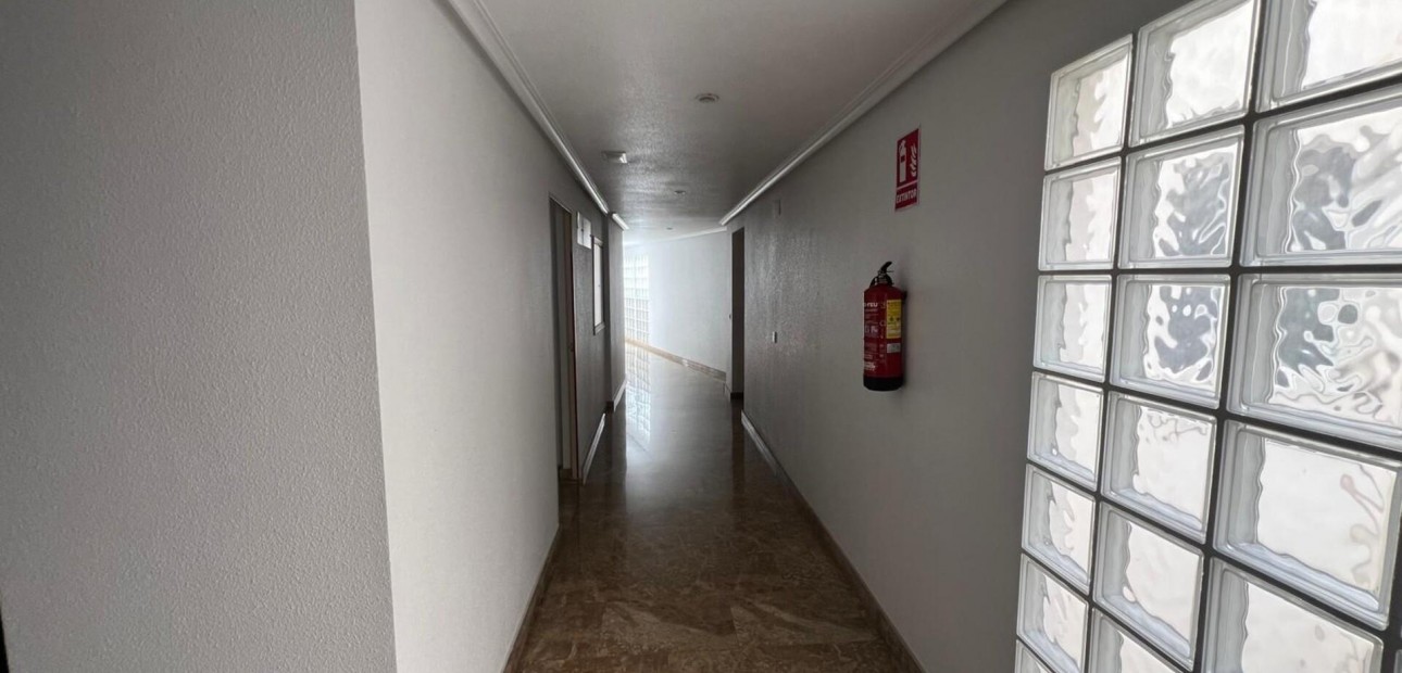 Sale - Apartment / flat -
Torrevieja - Centro