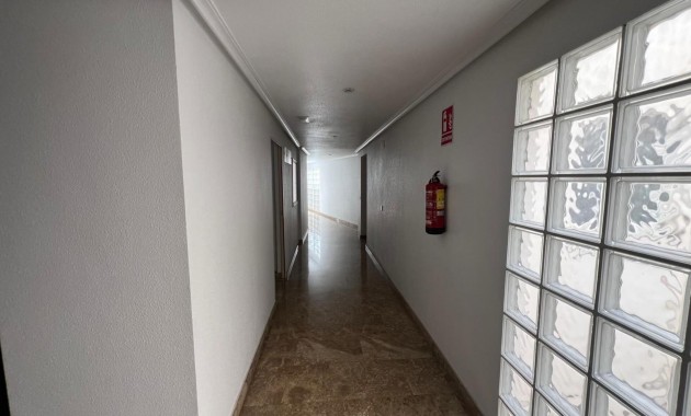 Sale - Apartment / flat -
Torrevieja - Centro