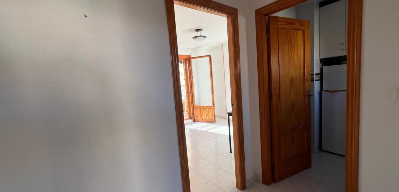 Sale - Apartment / flat -
Torrevieja - Sector 25