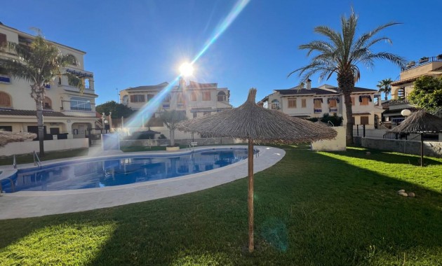 Sale - Apartment / flat -
Torrevieja - Sector 25