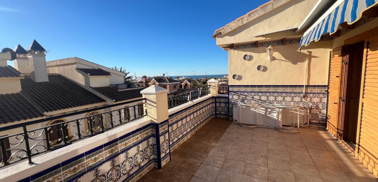 Sale - Apartment / flat -
Torrevieja - Sector 25