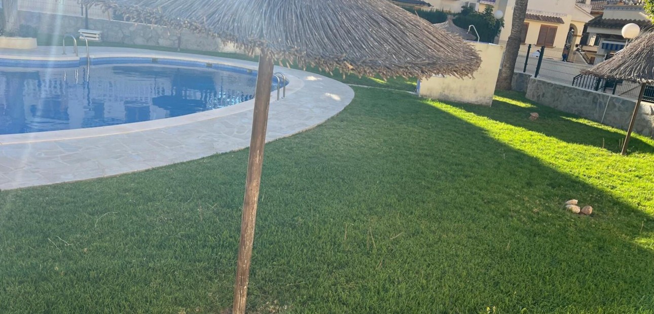 Sale - Apartment / flat -
Torrevieja - Sector 25