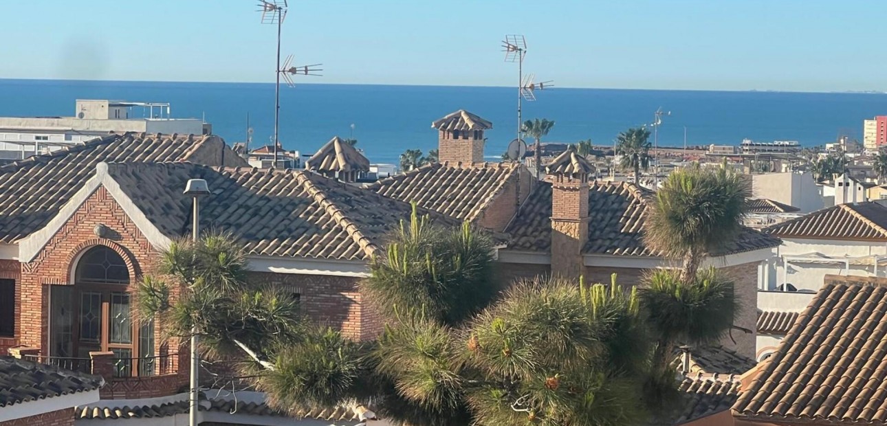 Sale - Apartment / flat -
Torrevieja - Sector 25