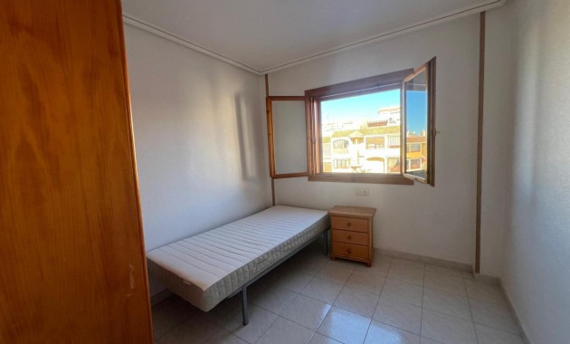 Sale - Apartment / flat -
Torrevieja - Sector 25