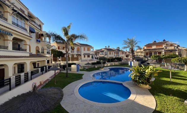 Sale - Apartment / flat -
Torrevieja - Sector 25