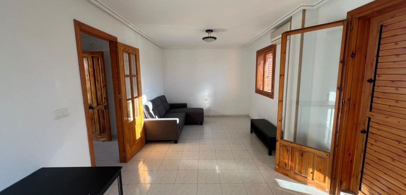 Sale - Apartment / flat -
Torrevieja - Sector 25