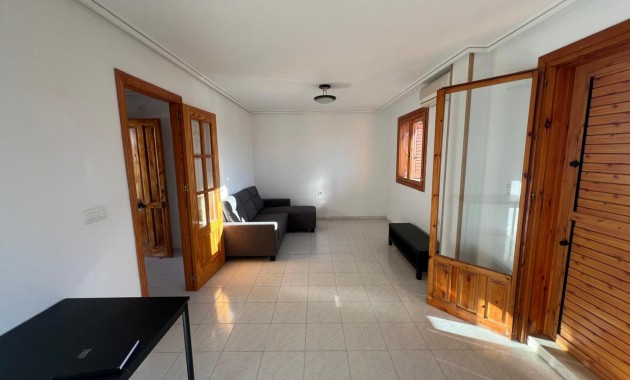 Sale - Apartment / flat -
Torrevieja - Sector 25