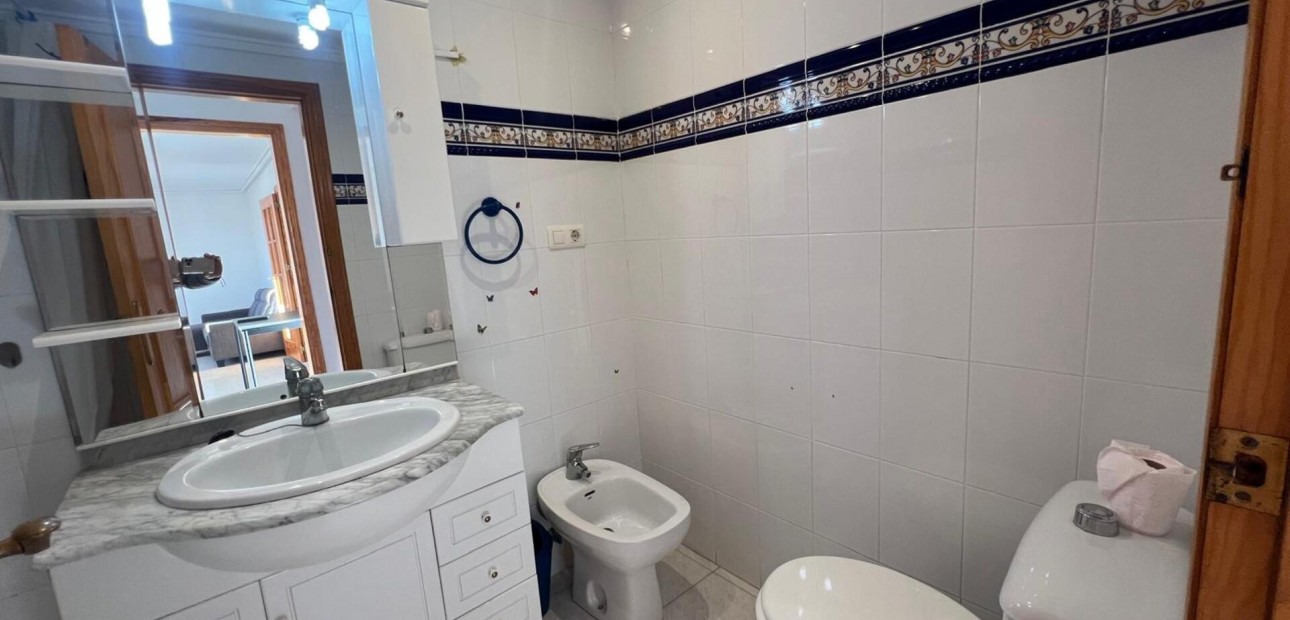 Sale - Apartment / flat -
Torrevieja - Sector 25