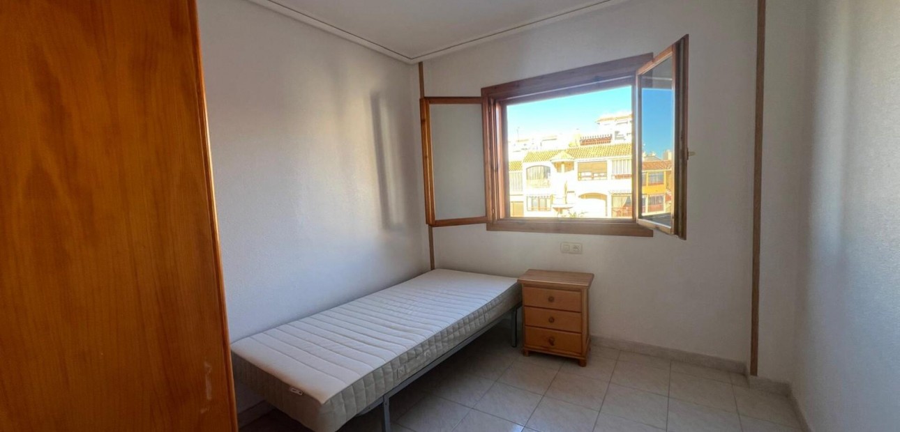 Sale - Apartment / flat -
Torrevieja - Sector 25