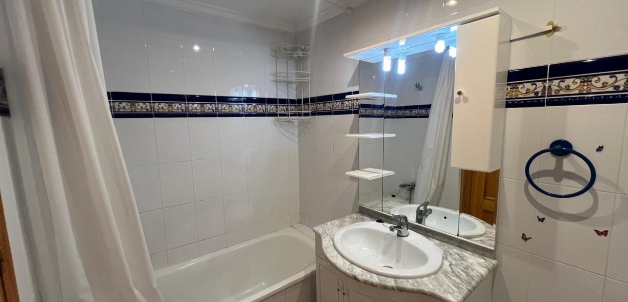 Sale - Apartment / flat -
Torrevieja - Sector 25