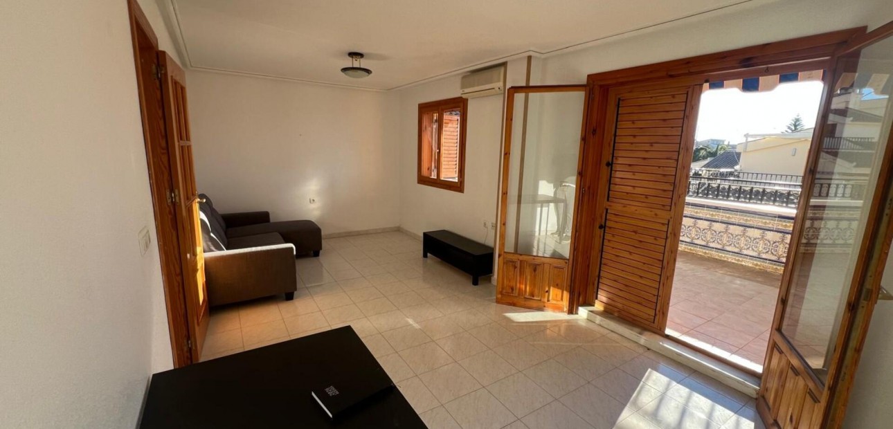 Sale - Apartment / flat -
Torrevieja - Sector 25