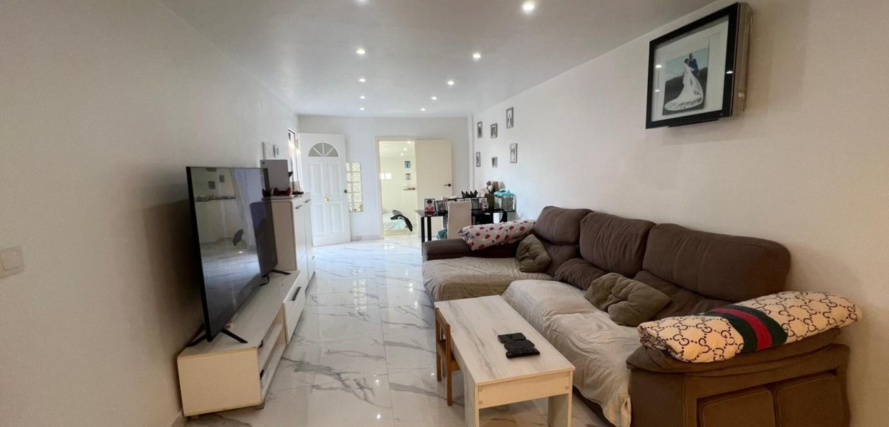 Sale - Bungalow -
Torrevieja - Carrefour