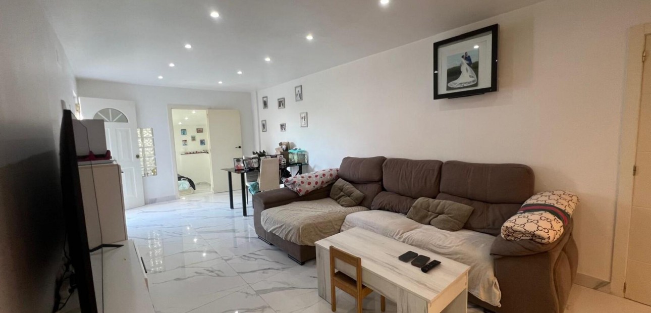 Sale - Bungalow -
Torrevieja - Carrefour