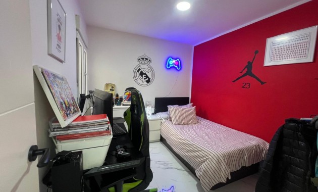 Sale - Bungalow -
Torrevieja - Carrefour