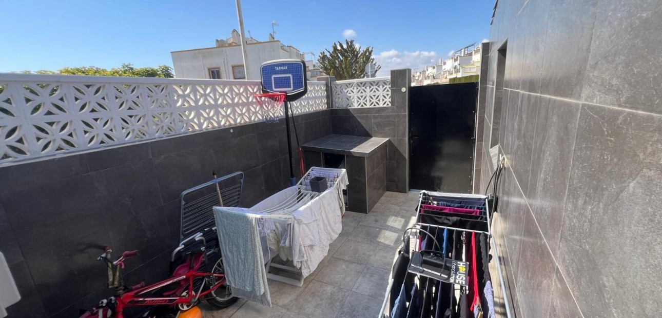 Sale - Bungalow -
Torrevieja - Carrefour