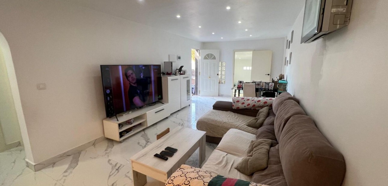 Sale - Bungalow -
Torrevieja - Carrefour
