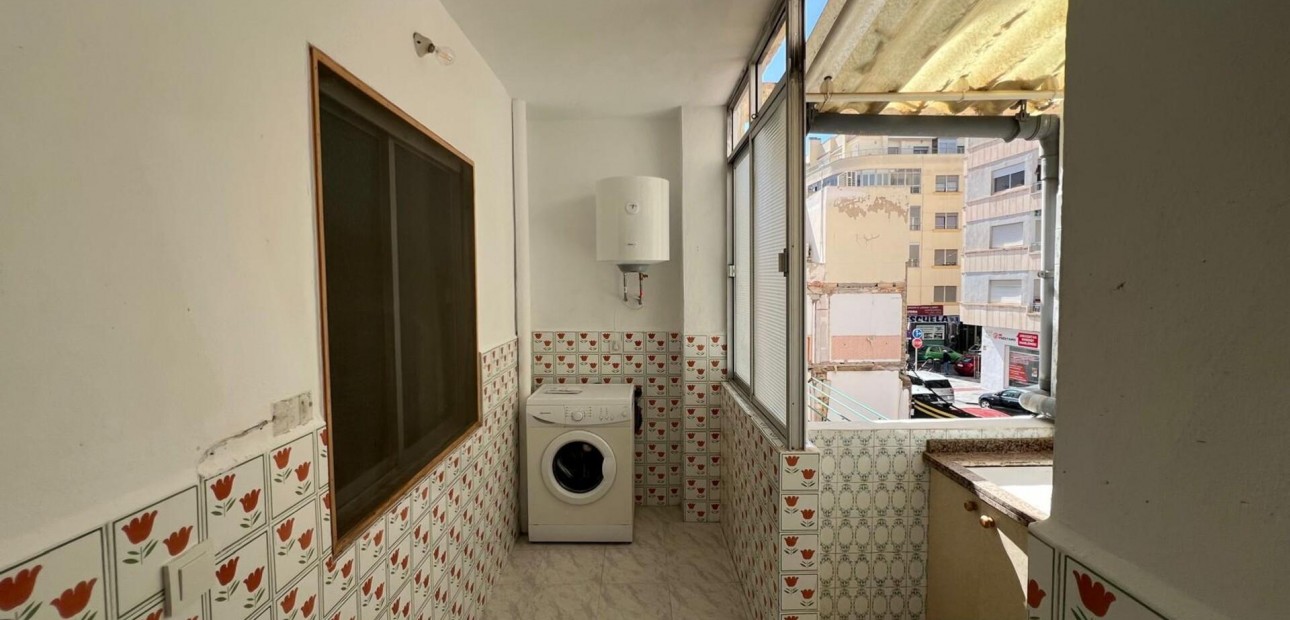 Sale - Apartment / flat -
Torrevieja - Estacion de autobuses