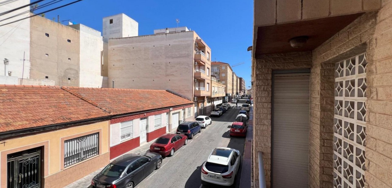 Sale - Apartment / flat -
Torrevieja - Estacion de autobuses