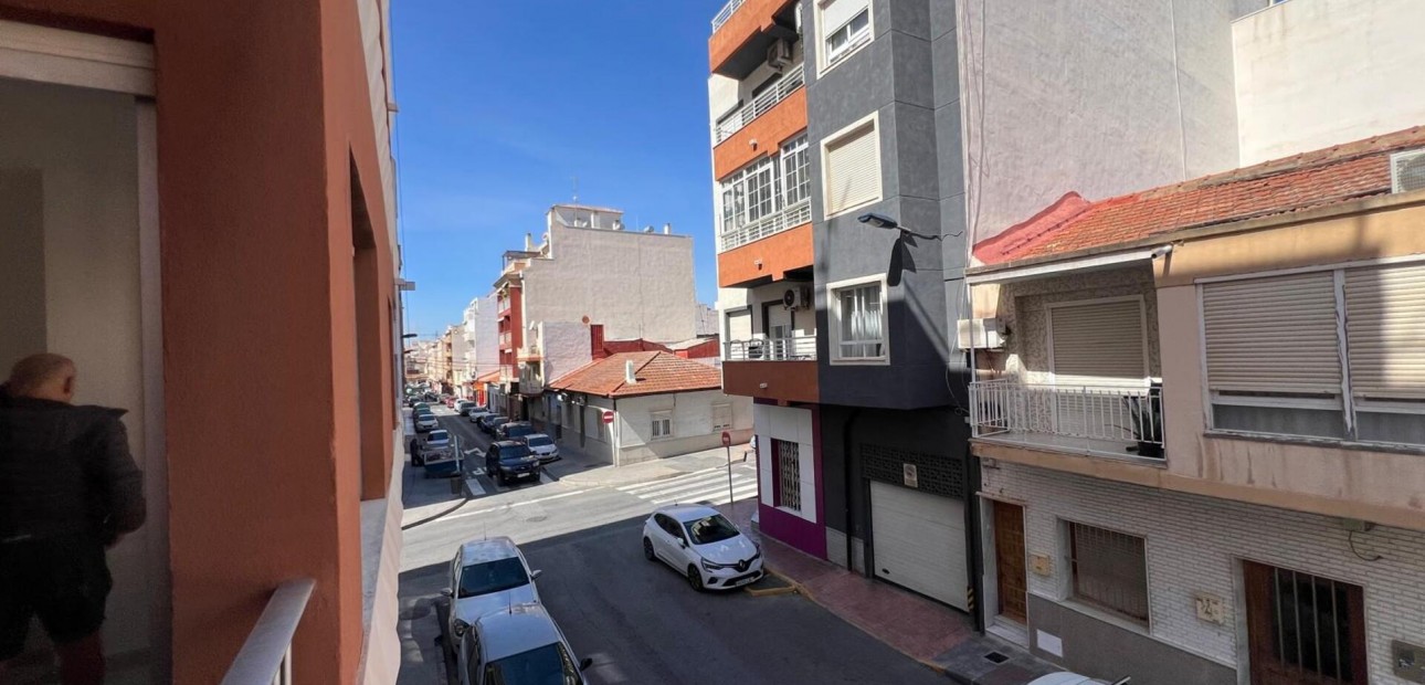 Sale - Apartment / flat -
Torrevieja - Estacion de autobuses