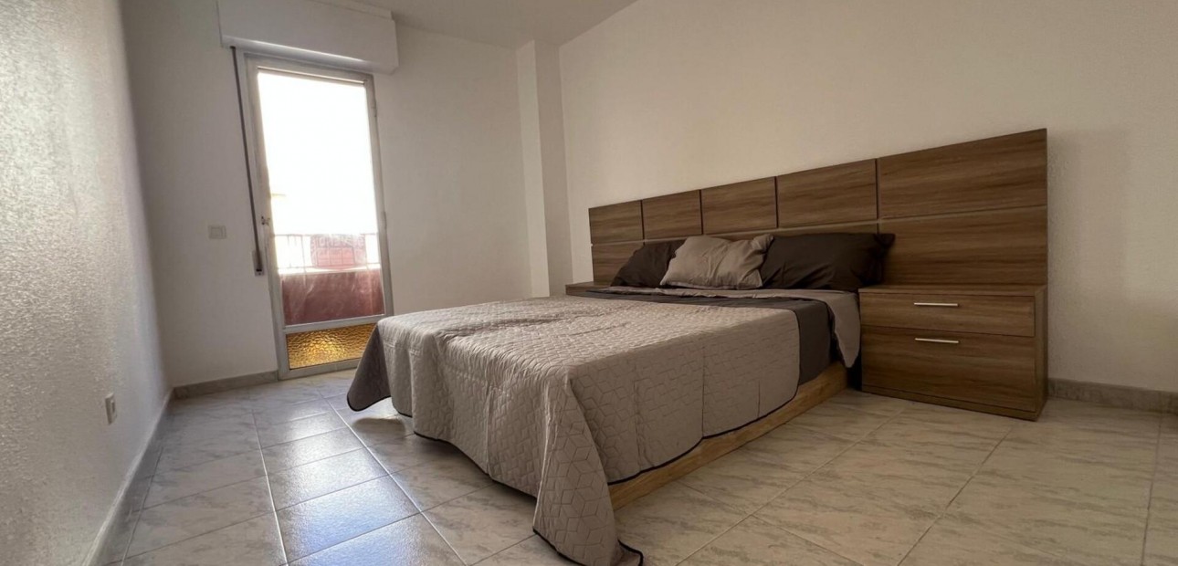 Sale - Apartment / flat -
Torrevieja - Estacion de autobuses