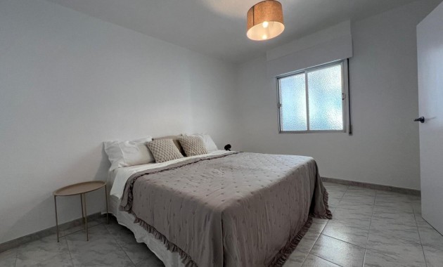Sale - Apartment / flat -
Torrevieja - Estacion de autobuses