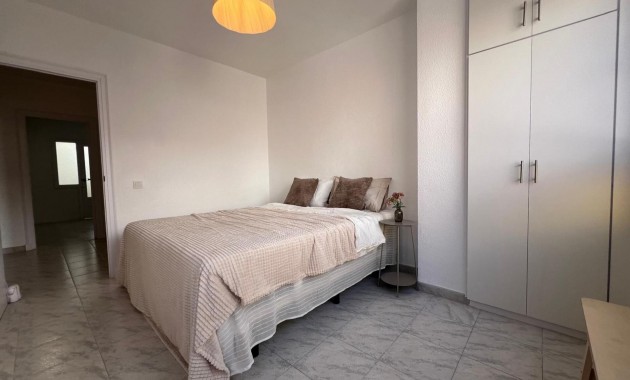 Sale - Apartment / flat -
Torrevieja - Estacion de autobuses
