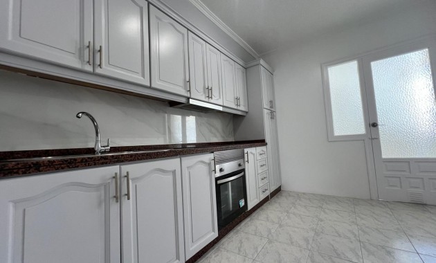 Sale - Apartment / flat -
Torrevieja - Estacion de autobuses