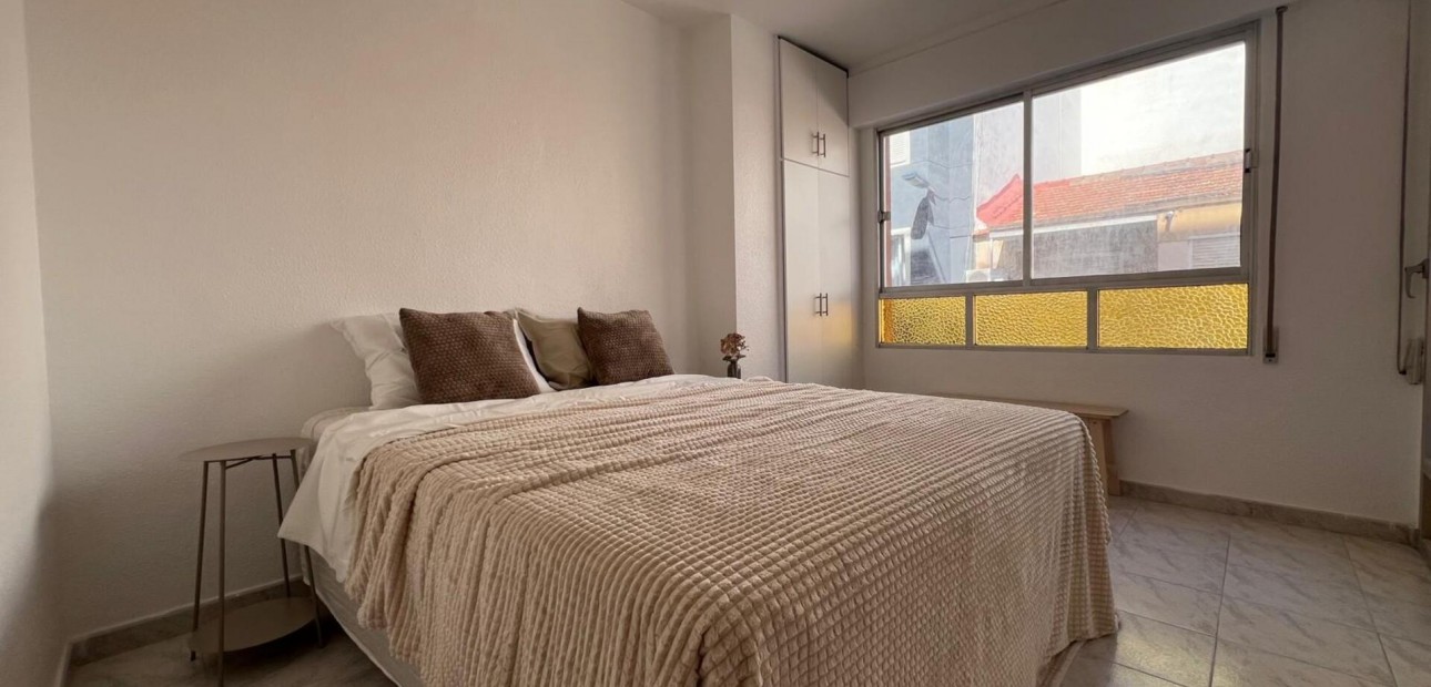 Sale - Apartment / flat -
Torrevieja - Estacion de autobuses