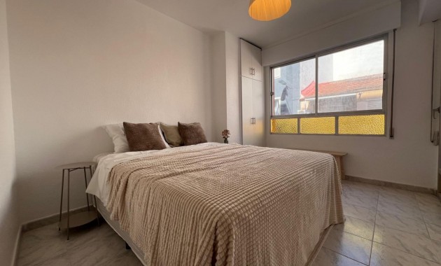 Sale - Apartment / flat -
Torrevieja - Estacion de autobuses