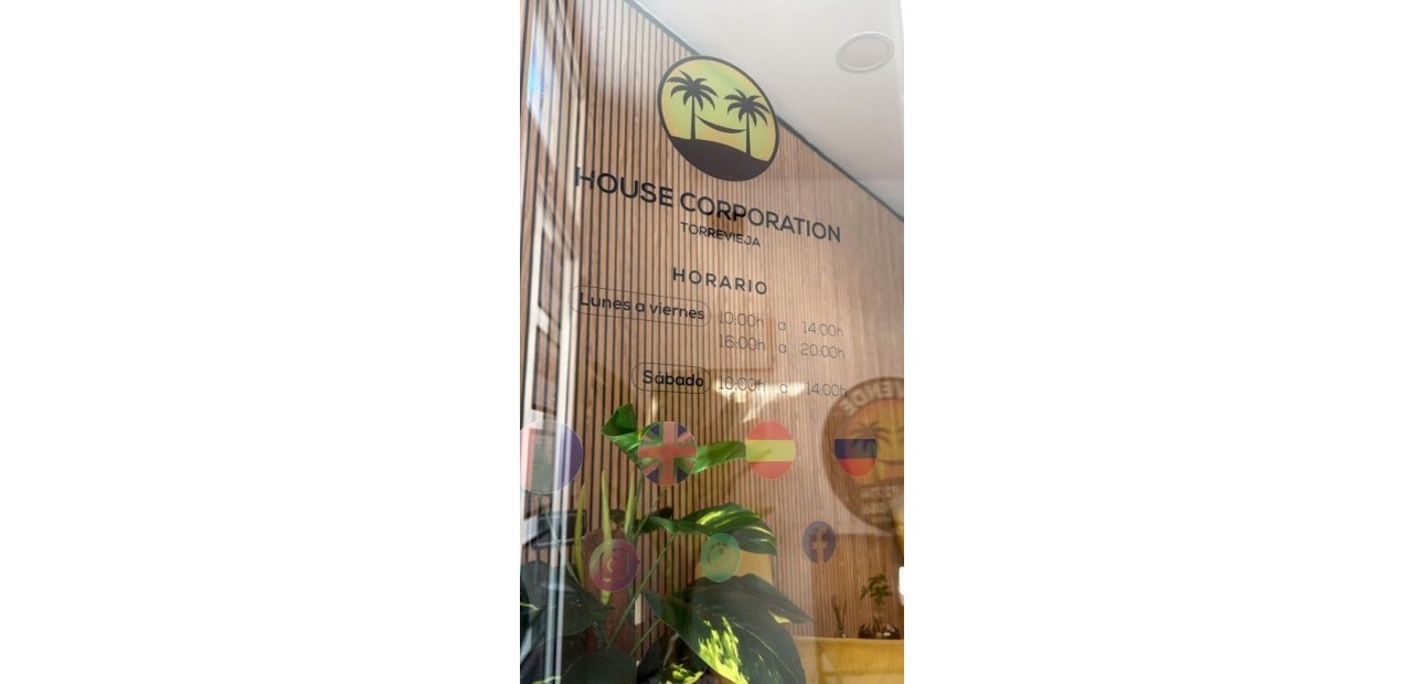 Sale - Apartment / flat -
Torrevieja - Estacion de autobuses