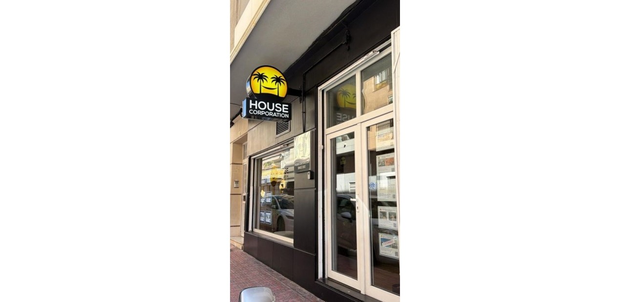 Sale - Apartment / flat -
Torrevieja - Estacion de autobuses