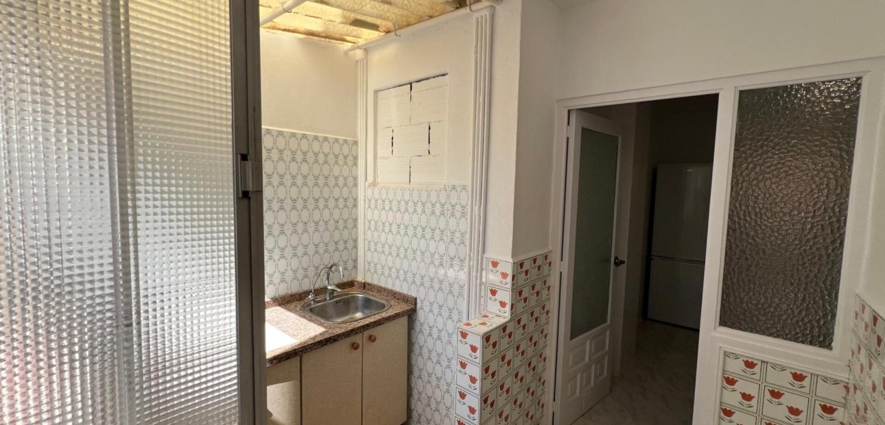 Sale - Apartment / flat -
Torrevieja - Estacion de autobuses