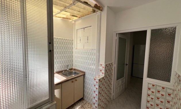 Sale - Apartment / flat -
Torrevieja - Estacion de autobuses
