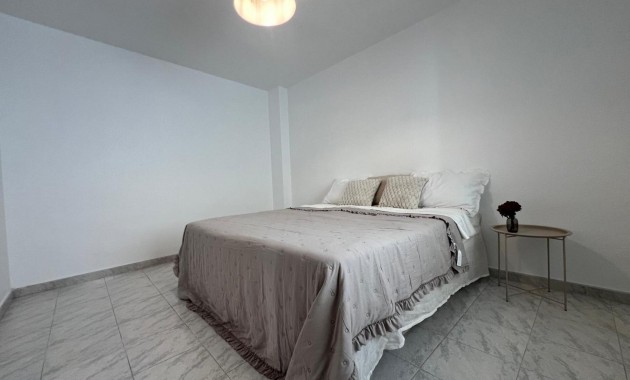 Sale - Apartment / flat -
Torrevieja - Estacion de autobuses