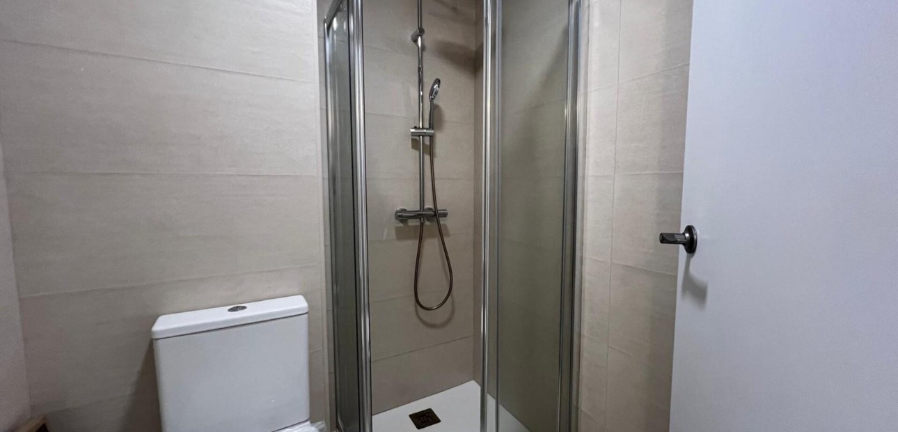 Sale - Apartment / flat -
Torrevieja - Estacion de autobuses