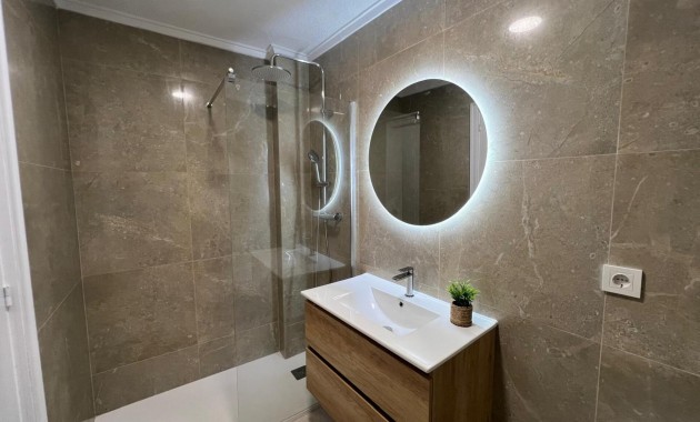 Sale - Apartment / flat -
Torrevieja - Estacion de autobuses