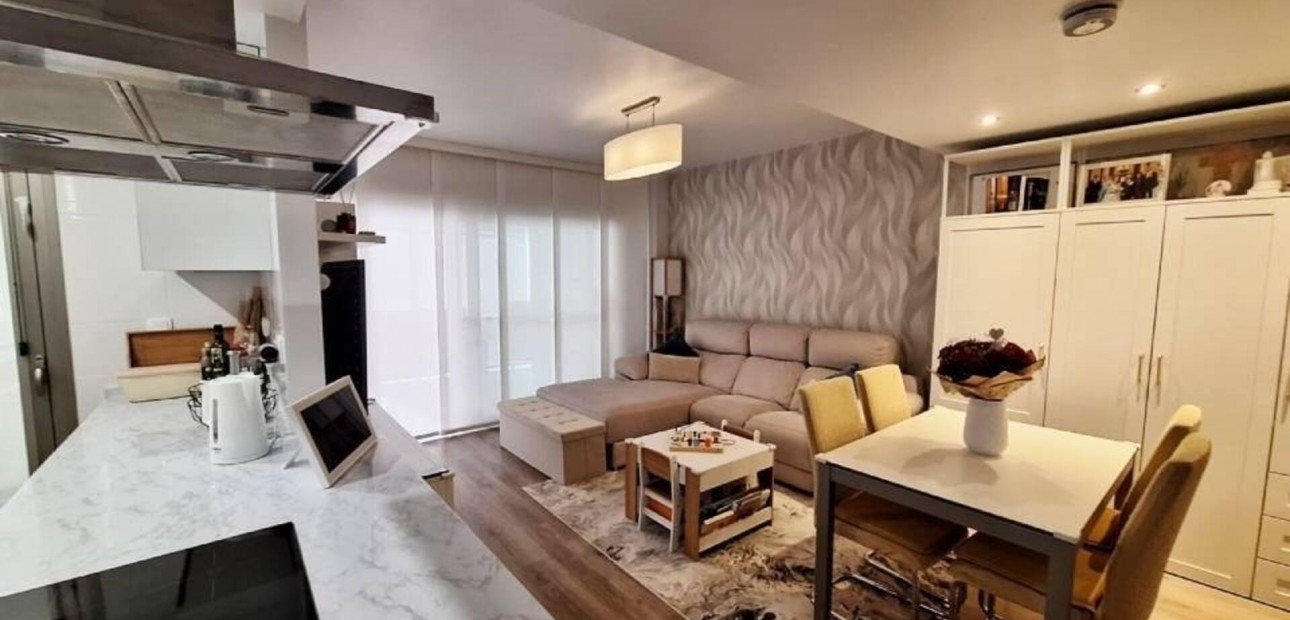 Sale - Apartment / flat -
Orihuela Costa - Los Dolses